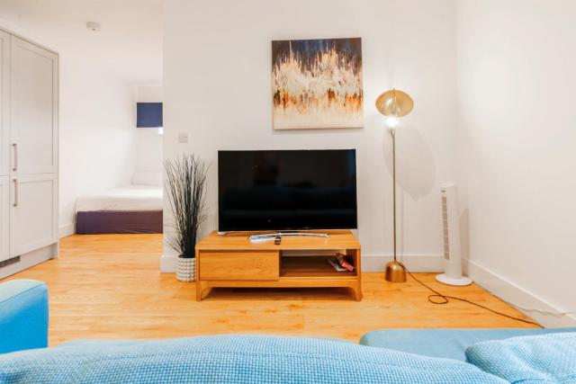 Central - Stay 4 - Paid Parking - Near Transport