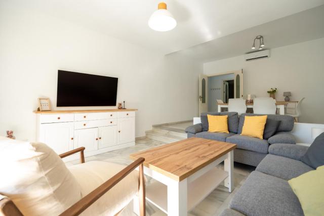Costa Lago Garden - Los Alamos Beach Apartment
