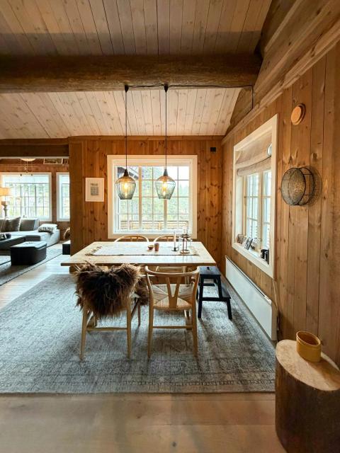 Traditional Log Cabin Near Treungen