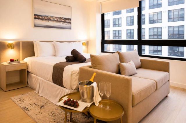 Luxury Residence Walk to Bayfront Downtown