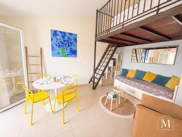 Villa club entre centre ville et plage - parking