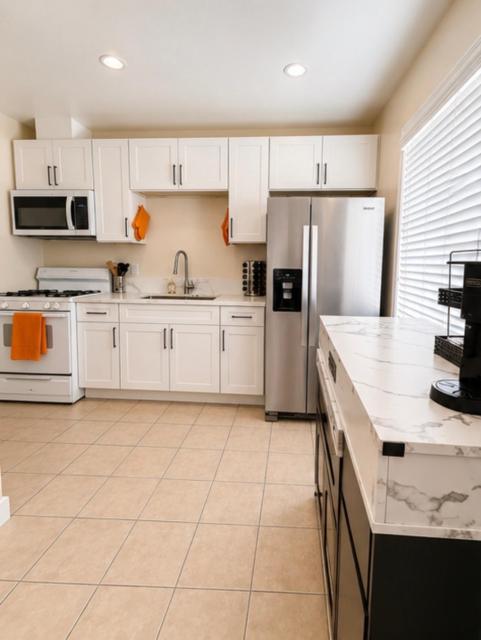 Quiet Furnished Pasadena Retreat Near Freeways & Hospitals