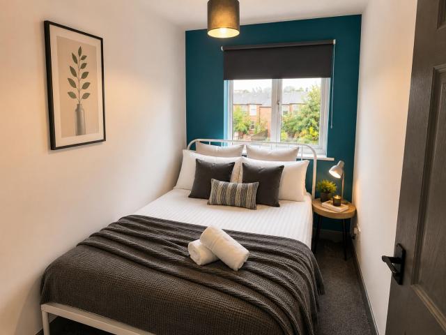 3 bedroom house with parking