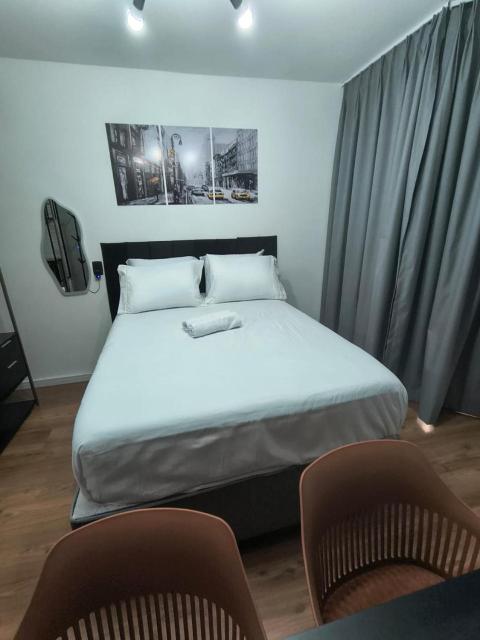66NV Studio, Liberdade, SP, 300 m Metro Japão, acomoda até 03 pessoas Piscina na cobertura