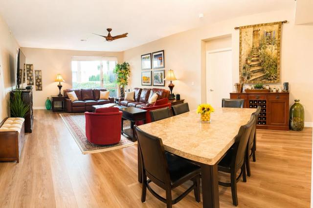 Midterm rental Luxury Walnut Creek condo BART walk