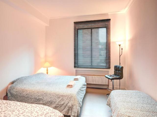 Chic Meir Stay for 9 with Balcony
