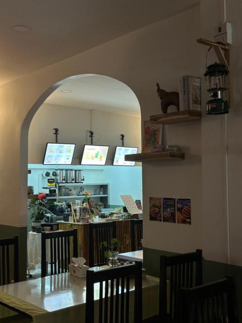 Homer House Hostel & Café