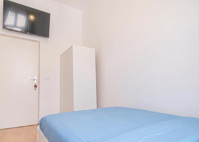 Budget-friendly 3-BR Apartment Rathausplatz