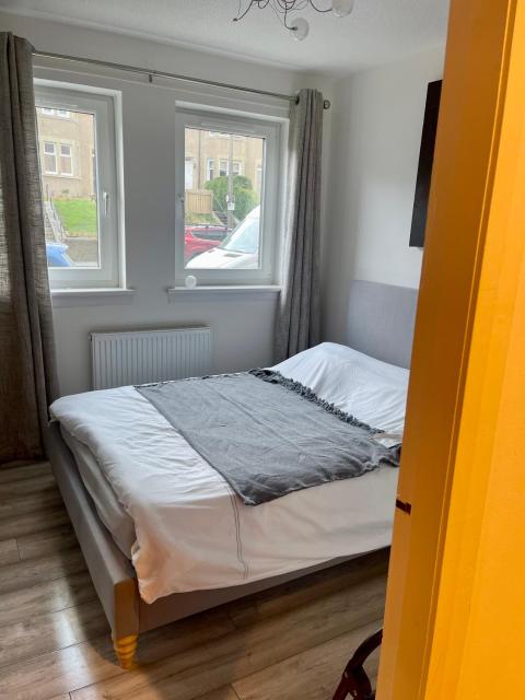 Luxury 2-Bed Flat in Morningside, Edinburgh