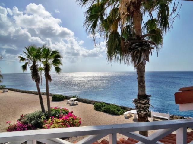 Chill & Cozy ocean view apartment! Priceless view!