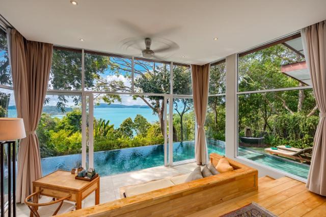 Ambong Pool Villas - Private Pool