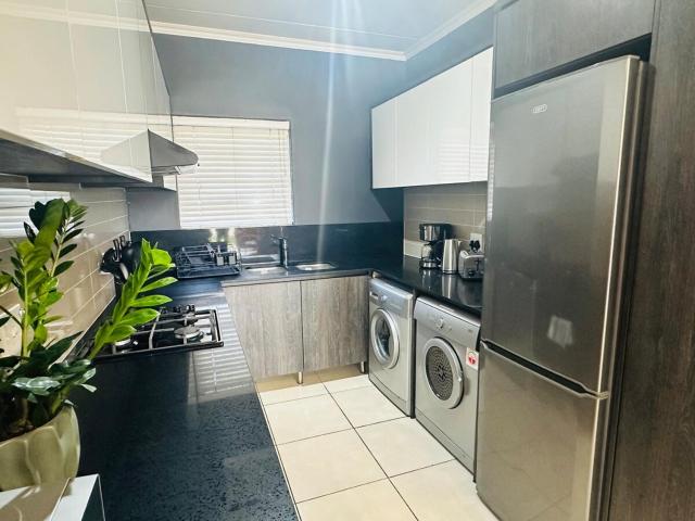 3 Bedroom Apartment - Sandown