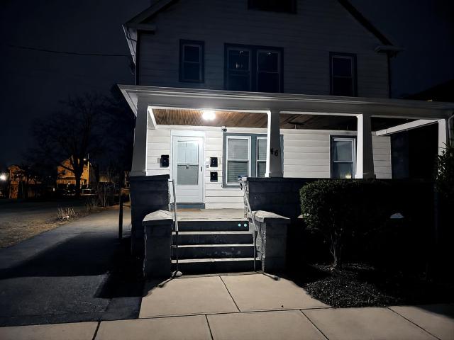 Bachi - Private Room 3 with Parking, Desk & Fast WiFi near Yale, Quinnipiac, SCSU & Hospitals