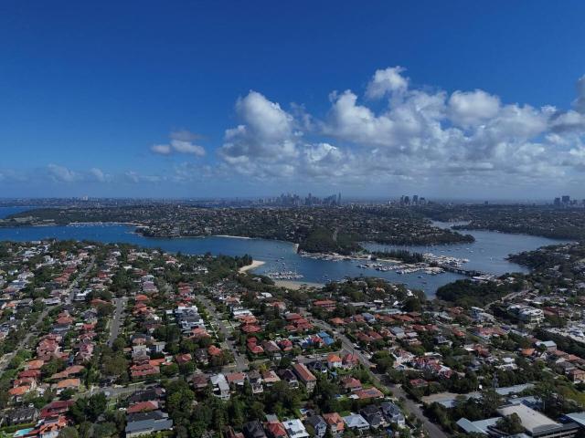 Stunning Art Deco 2BR Apartment Balgowlah