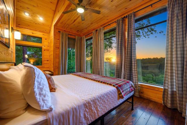 OMG Views-5 Min to Hochatown-Hot Tub-Firepit-Bathtub-Deck