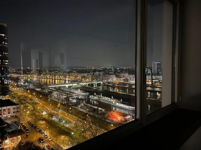 Exceptional Seine view700