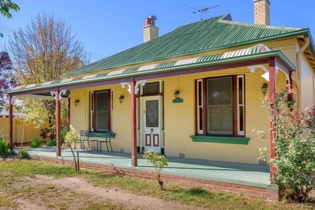 Braidwood Cottage on Wood