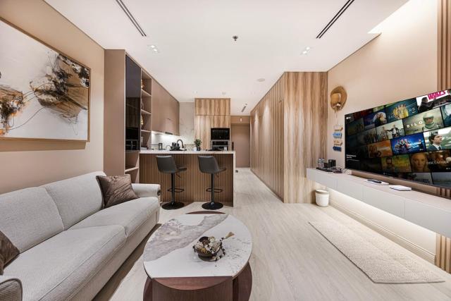 Luxury Studio in a Beachfront Building Direct Beach Access, Sharjah