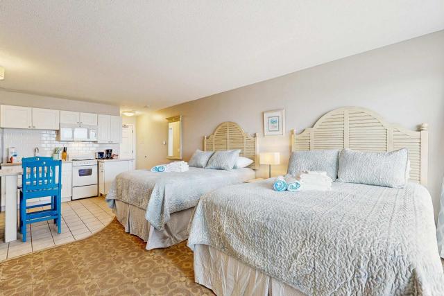 Oceanfront coastal escape at Sandbars with serene views AC