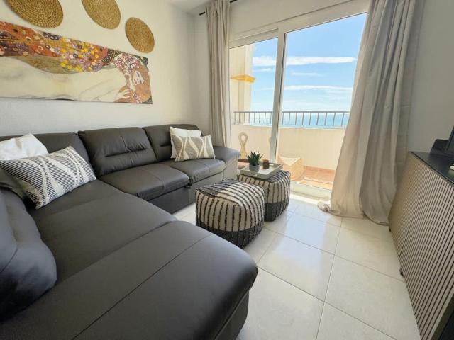 Seaview Apartment Walk to Beach