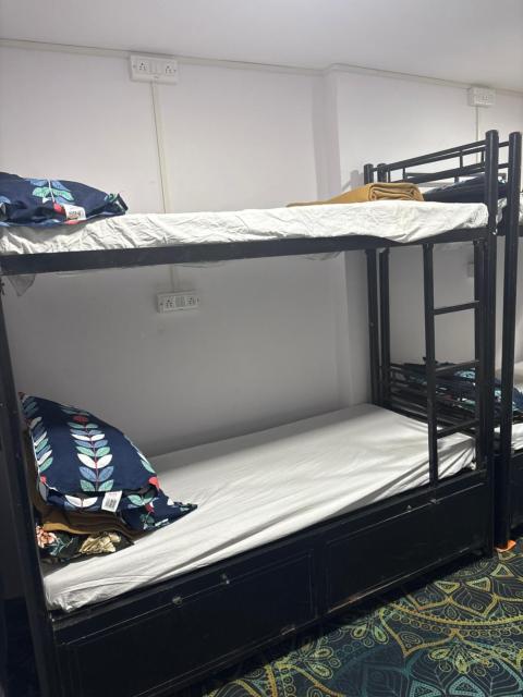 Quick stay hostel