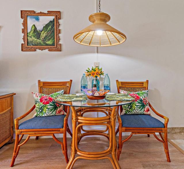 Lahaina Beachfront Oceanview Seaside Retreat SoothingWaves
