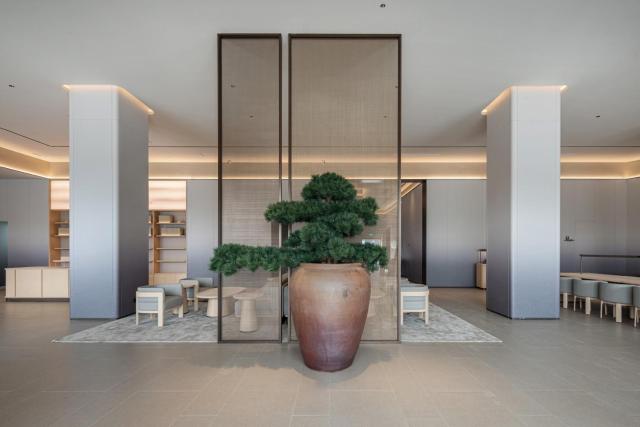Zhangjiajie JI Hotel- New hotel, Free pick up service, Free shuttle service for Tianmen Mount Cableway, Smart Hotel&Root Service,King Koil mattress, Free self-service laundry,Toursim Service&English Customer Service
