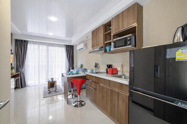 NOVA Condo 1BR Pool View NBC Nai Harn
