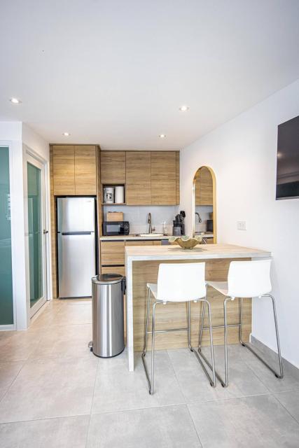 Stylish and Comfortable Studio Steps from La Cerra
