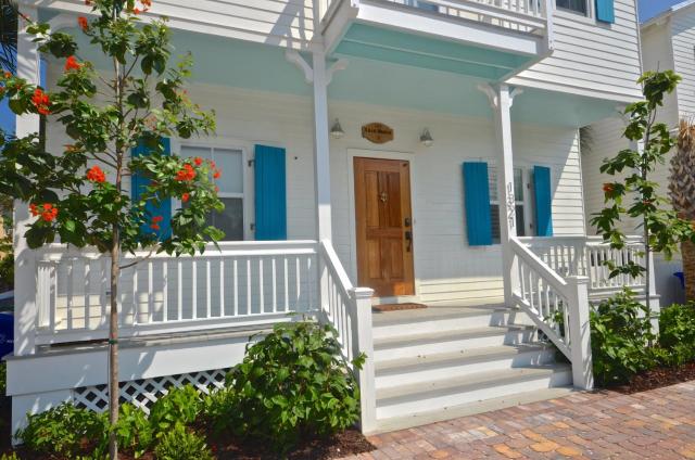 Fresh Getaway w/ Private Pool & Rooftop Patio - Great Location, Steps from Beach