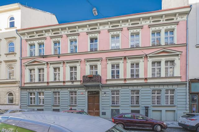Flat Near Prague Castle Stylish & Prime Location 4