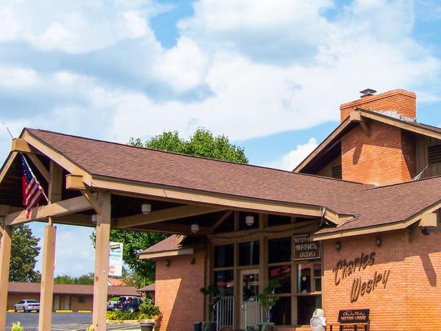 Charles Wesley Motor Lodge Downtown Broken Bow- Hochatown
