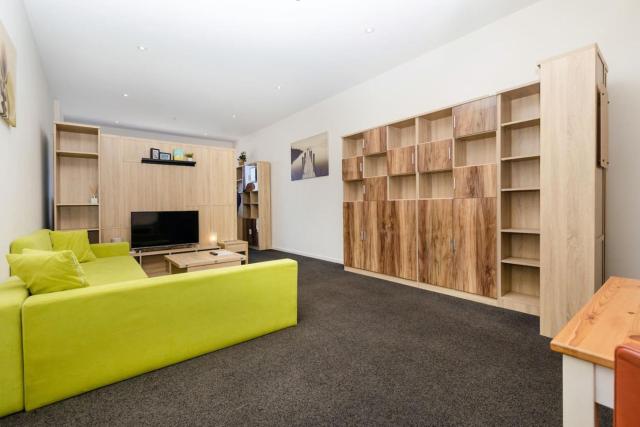 Vision Studio Apartment – Square View & Parking