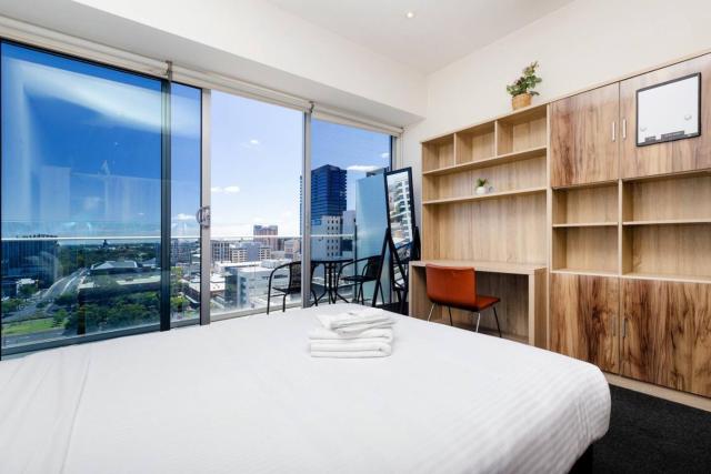 Vision Studio Apartment – Square View & Parking