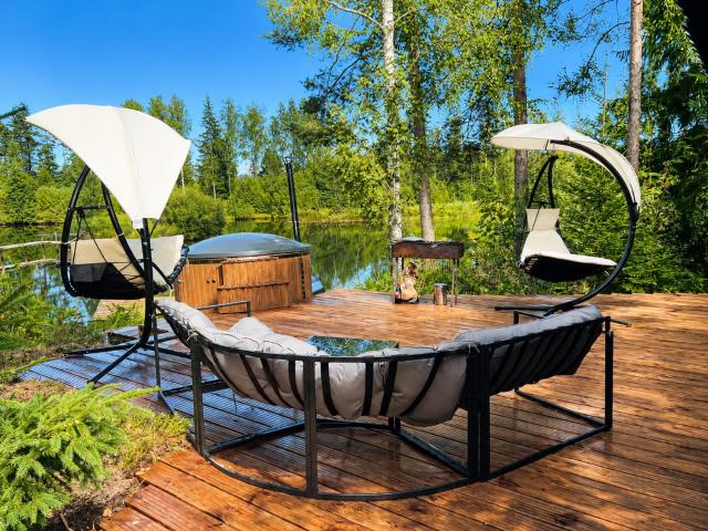 Black Forest Cabin with Hot Tub, Cinema, Lake & Deer Park