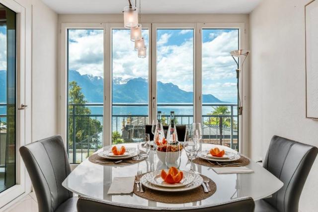 Spacious 3BR Lakeview Apartment with Terrace