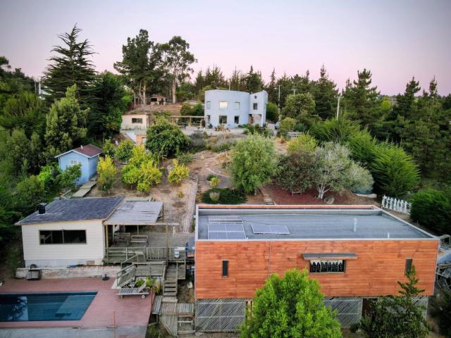 Moon Estate - Ocean View - 3 Houses - 2 Pools - 2 BBQ Homes - Sleeps 21