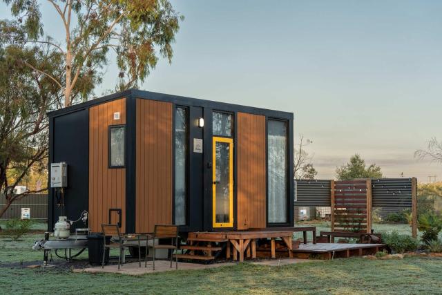 D&L Cottage by Tiny Away