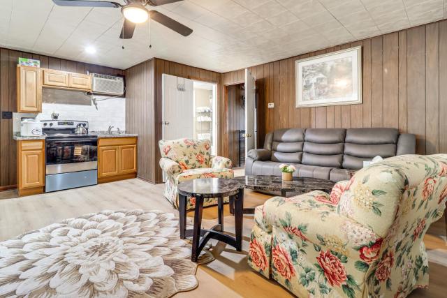 Metro Detroit Home Base w/ Yard, Pets Welcome!