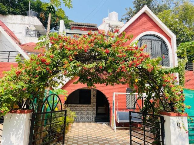 Livhub Hostel - Viman Nagar - A Luxurious Bungalow