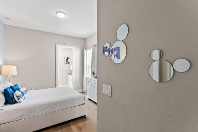Spacious Family Villa 5min to Disney