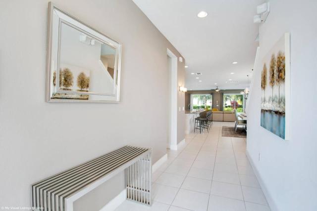 Stylish Family Home Private Pool/Spa | 10min to Disneyworld | Sleeps 22 | EN101