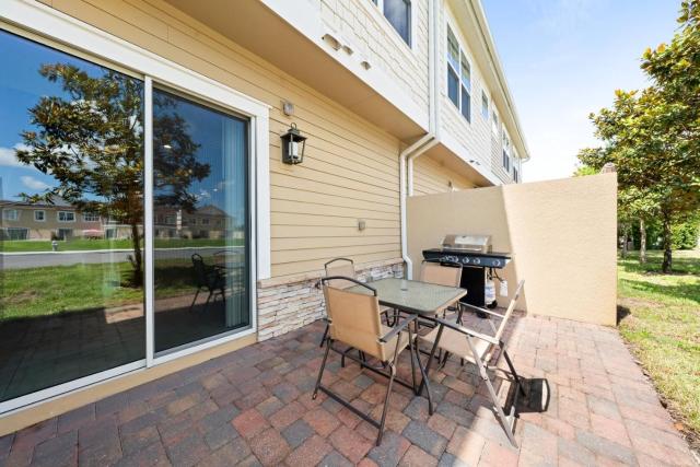 Townhouse 4 Bedrooms | 5 Min to Disney!