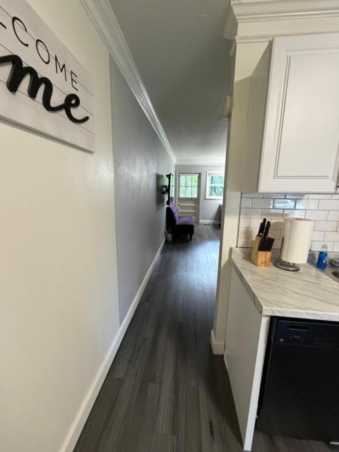 PRIVATE 1Bed1Bath Studio Frog Hollow Historic East Point