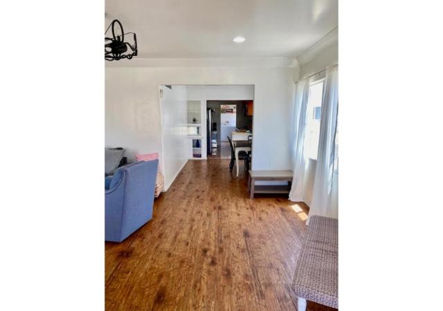 1 Bedroom w Small bonus room. Private LA Home.