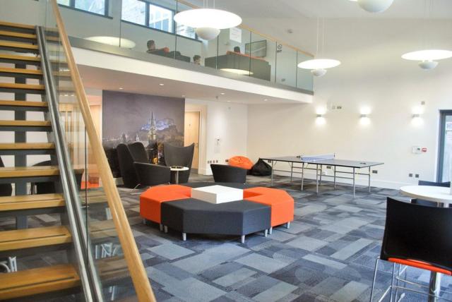 JOIVY Affordable 2, 4, 5 and 6 bed private flats, in Historic Old Town