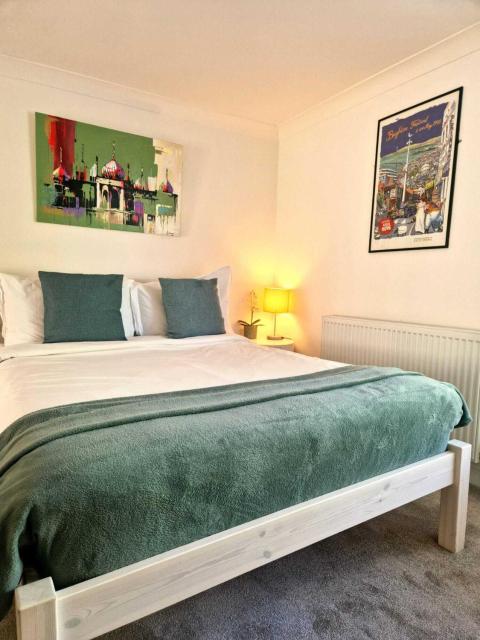 Upper Rock Brighton – Guest House