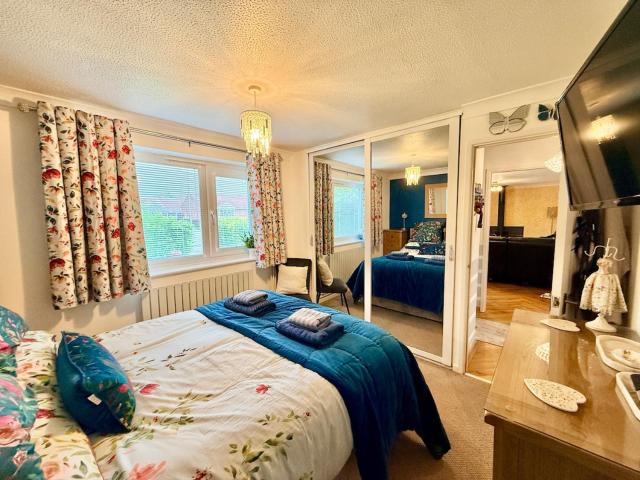 Wolsey Way sleeps 5