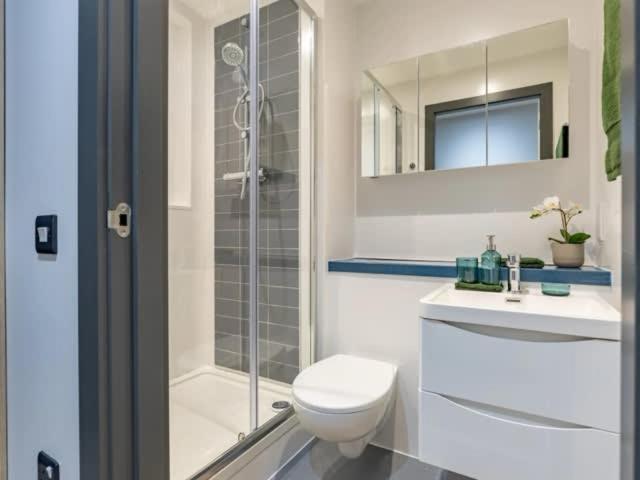 Brand New Ensuites For One Central Belfast