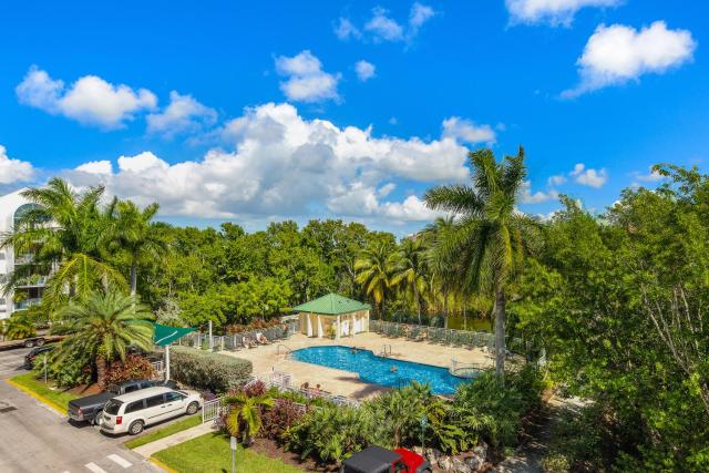KWSS303 Sunrise Suites - Saint Barts Suite 303